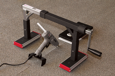 'BIG SQUEEZY' CARPET STRETCHER, Alternate Image